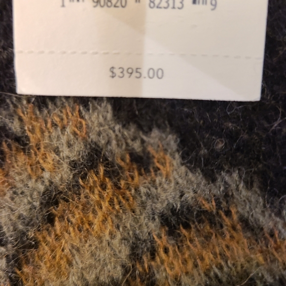 Vince Sweater - Picture 8 of 9